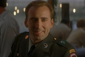 Hace 28 años, Nicolas Cage hizo una de sus mejores películas con este director. Ahora vuelven a trabajar juntos en un thriller bélico con ecos de James Bond