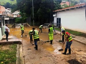 Aguaceros desbordaron ríos y quebradas en zonas del país