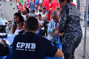 Brindan jornada de atención integral a familias de la parroquia 23 de enero