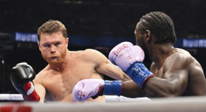 Canelo Álvarez pierde sus títulos ante Terence Crawford y se asoma una posible revancha