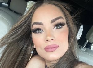 'Ordinaria, chavista e hipócrita caminando por alfombra roja en Miami'