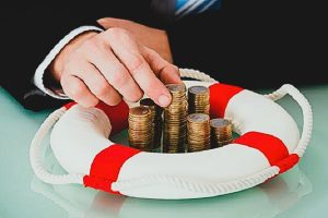 José Leggio Cassara - Rescates financieros; Salvavidas o polémica monetaria - FOTO