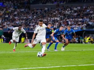 El Real Madrid ganó con polémica en su debut de Champions