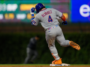 Francisco Álvarez pega bambinazo salvador