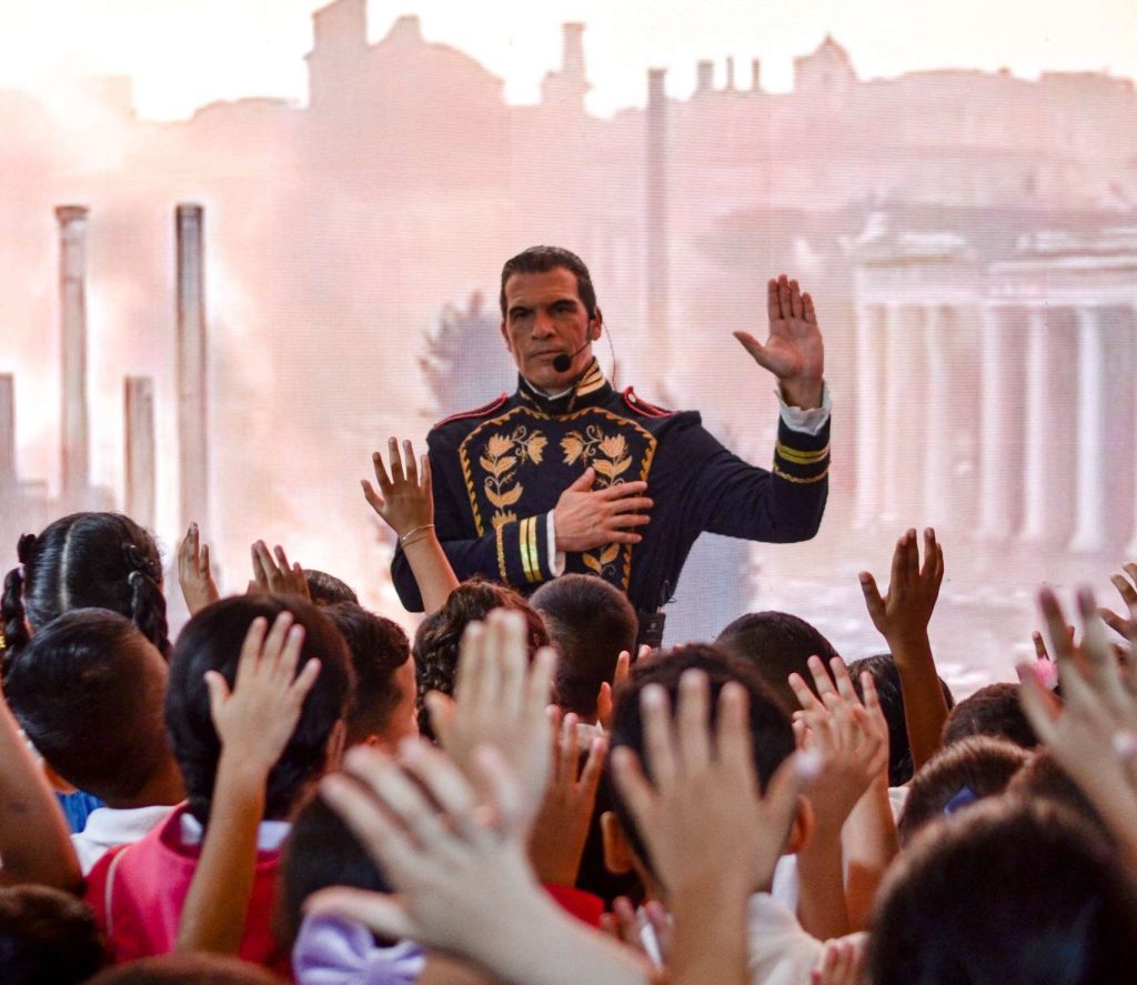 Larenses disfrutan de la vida y obra de Bolívar en La Flor de Venezuela