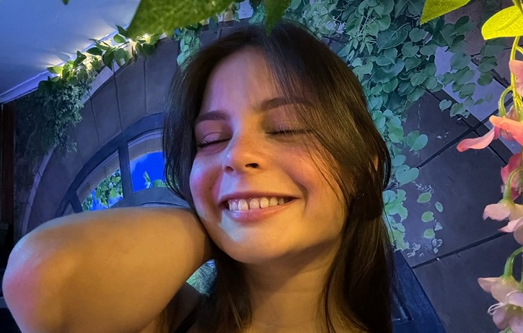 Junto a ella cayeron dos más