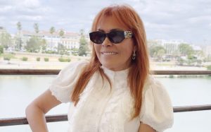 La conductora peruana Magaly Medina criticó fuertemente al cantante y actor venezolano Guillermo Dávila y este le respondió