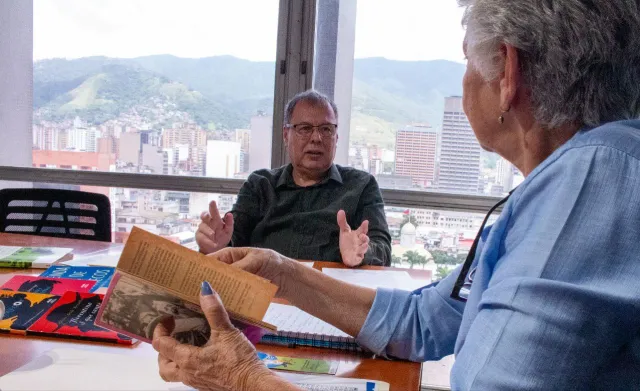 Ministerios de Cultura y Educación preparan una misión para el libro y la lectura