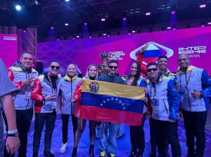 Omar Acedo enciende Rusia con 'La fiesta de la paz'