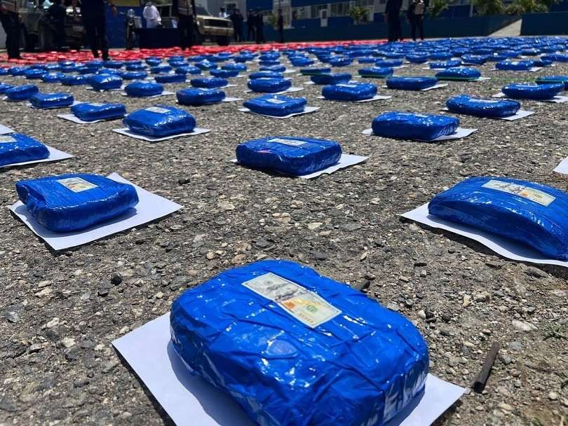 PNB incautó 864 panelas de marihuana en medio de una balacera