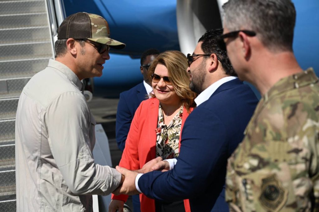 El secretario de Guerra de EEUU, Pete Hegseth llegó este lunes a Puerto Rico en escalada de tensiones con Venezuela