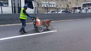 Realizan trabajos de demarcación vial en Petare