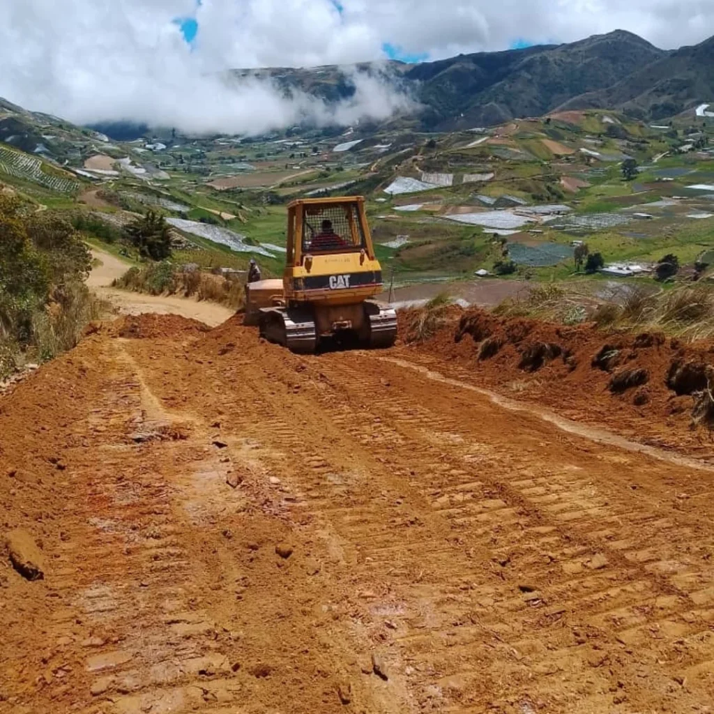 Rehabilitación de vías agrícolas favorece a 7353 productores en Trujillo