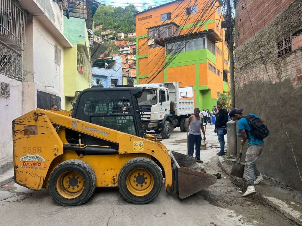 Rehabilitan infraestructura en Los Cangilones de La Vega