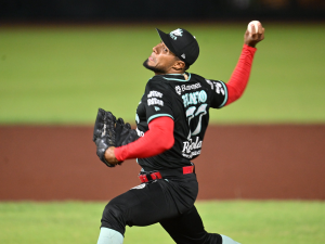 Ricardo Pinto puso en ventaja a Diablos Rojos