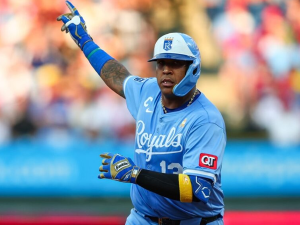 Salvador Pérez en la élite de los bateadores latinos