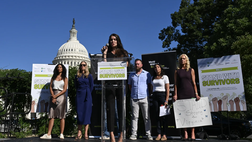 Sobrevivientes de Epstein publicarán una lista no oficial