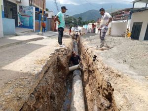 Sustituyen red de aguas servidas en Las Clavellinas de Guarenas