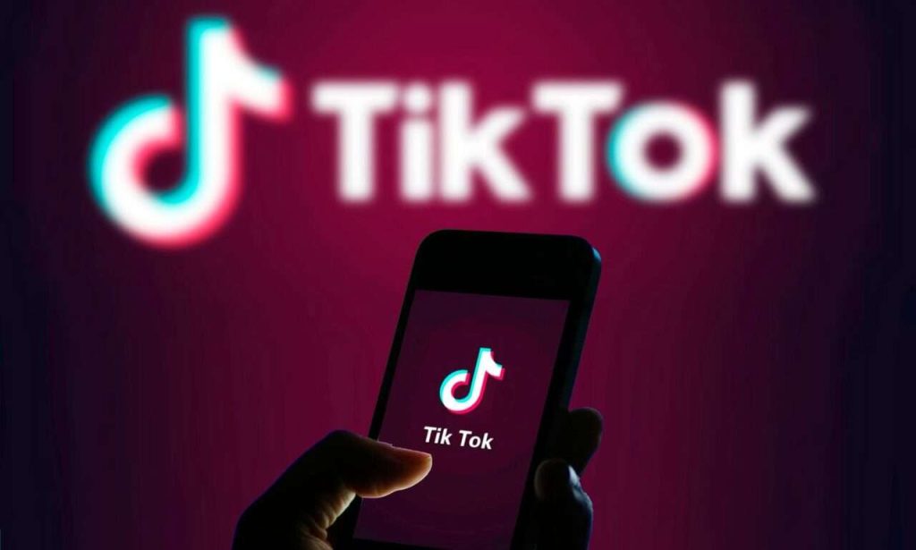 TikTok habilita envío de notas de voz e imágenes por mensajes directos