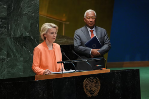 Von der Leyen pidió a China presionar a Moscú para negociar el fin de la guerra en Ucrania