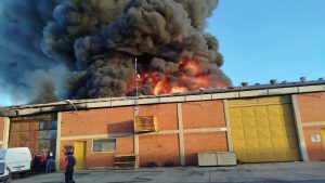 Voraz incendio desató alarma en Barcelona
