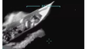 Video de supuesta lancha con drogas atacado con misiles de Estados Unidos podría ser hecha con IA para generar un deepfake