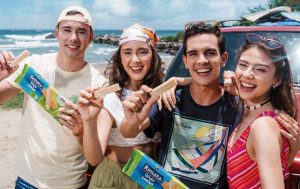 Renata celebra la felicidad con sabor y alegría en su nueva campaña “La Felicidad Se Ve Así”