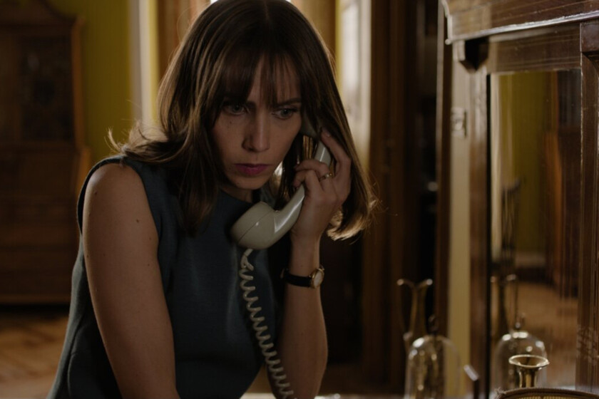 'La sospecha de Sofía' (2025), crítica | Tiene aires de divertido folletín de espías, pero Imanol Uribe se inclina más hacia la telenovela. Spoiler: no sale bien