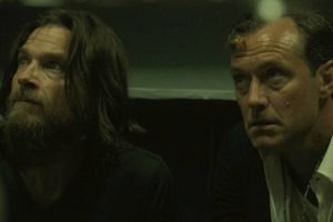 'Black Rabbit' es el último éxito de Netflix, y con razón. Tiene los ingredientes que me cautivaron en 'Ozark', pero creo que le falta su impacto