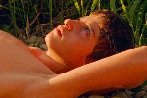 'Extraño río' (2025), crítica | Reivindica el arte y la poesía narrativa como acto de valentía hacia la industria. Me he aburrido como una ostra viéndola