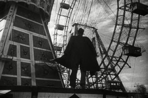 Es una revolucionaria obra maestra del cine negro y del fin de la amistad, está en Prime Video y tiene un Orson Welles totémico