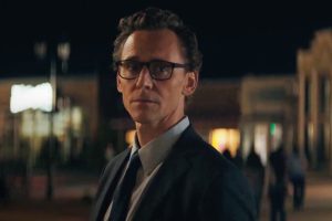 'La Vida de Chuck' (2025), crítica | Quiere dejarnos llorando a mares, pero Mike Flanagan se pasa insuflando azúcar a Stephen King hasta convertirle en Mr. Wonderful