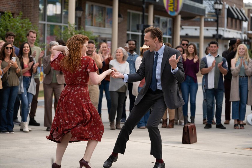 Tom Hiddleston baila y Mario Casas prepara la cena más incómoda del año. Lo mejor y lo peor de los estrenos de cine