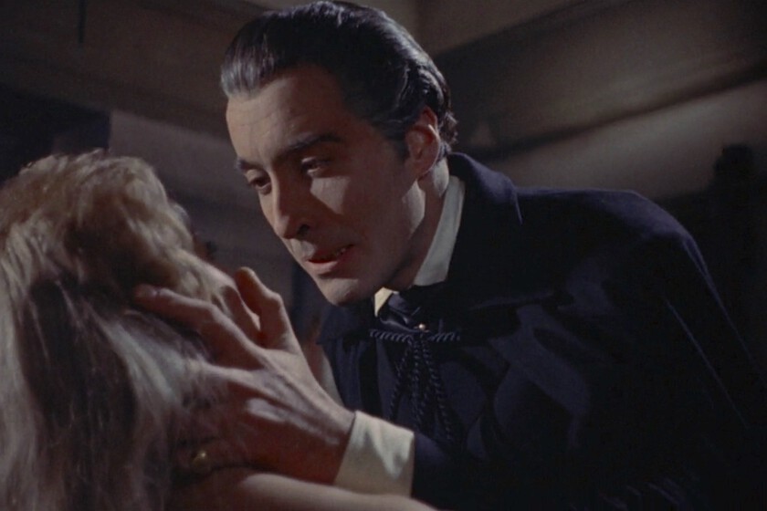 Christopher Lee revela que no siempre fueron justos con él. Según el actor, el estudio lo "chantajeó" emocionalmente para continuar con su más icónico papel