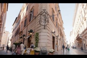 Lily Collins vive la dolce vita en el tráiler de la temporada 5 de 'Emily en París'. La serie de Netflix regresa entre canales venecianos y ruinas romanas