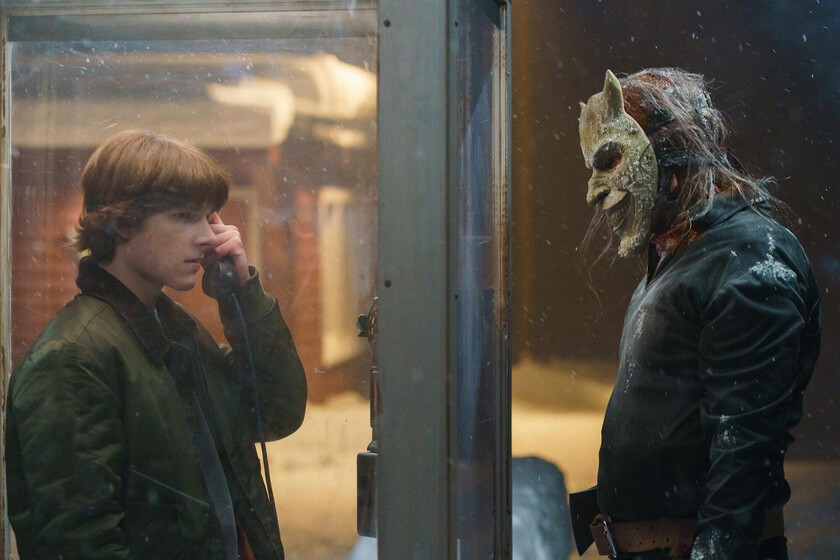 'Black Phone 2', Scott Derrickson inyecta el gen 'Sinister' a una secuela que triunfa al retorcer sin miramientos los cánones de su universo