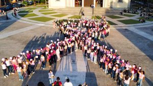 500 monaguenses forman lazo humano en campaña contra el cáncer de mama