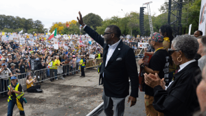 Alcalde de Chicago convoca huelga general masiva contra “tiranía” de Trump