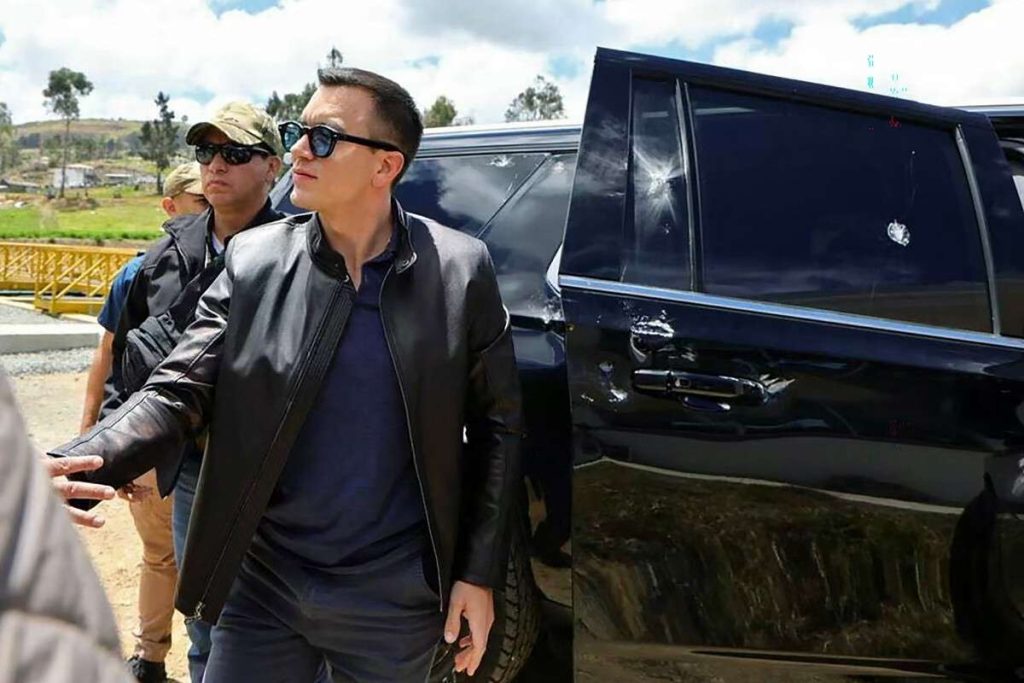Atacada a tiros caravana presidencial de Noboa en Ecuador