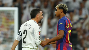 Real Madrid derrota 2-1 al Barcelona y se afianza como líder