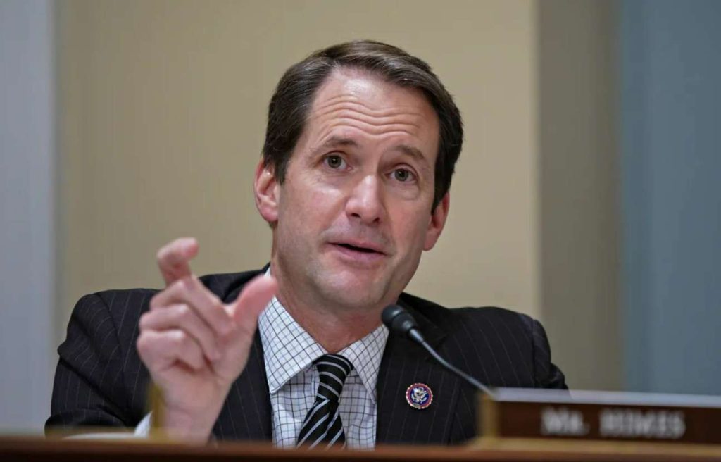 Congresista de EEUU califica de "asesinatos ilegales" ataques en el Caribe