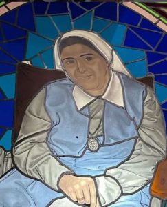 Construyen plaza en honor a madre Carmen