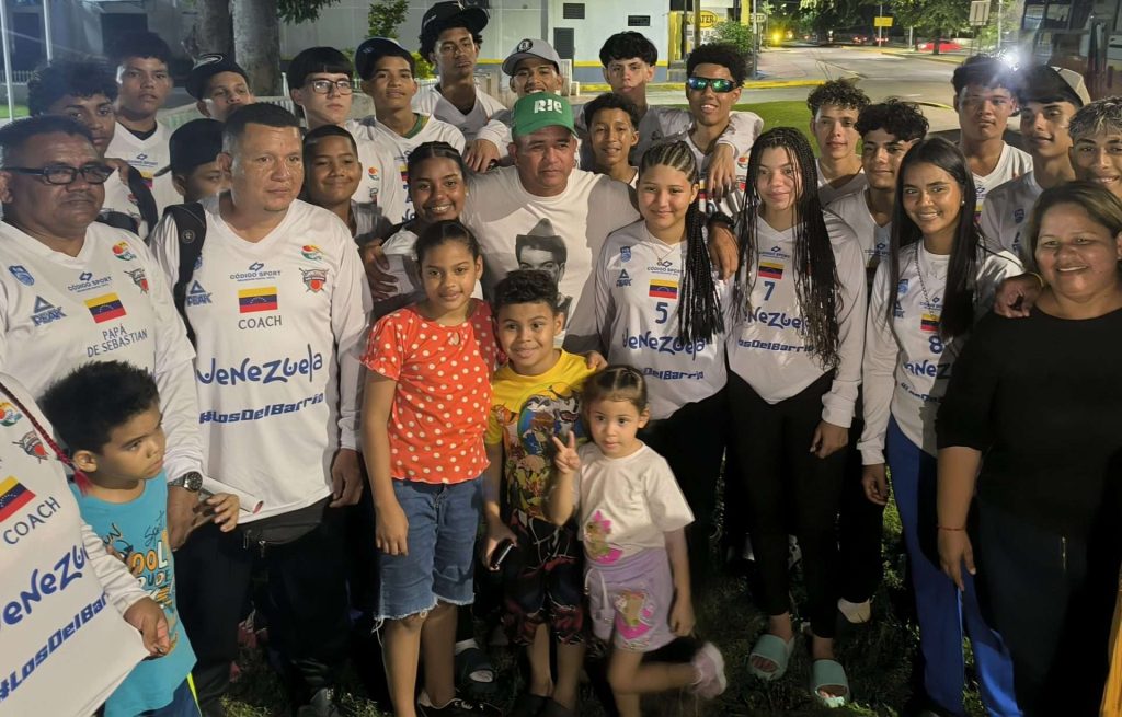 Deportistas del baloncesto apureño partieron rumbo a Colombia