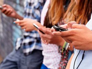 Dinamarca propone elevar a 15 años la edad mínima de acceso a redes sociales