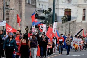 Ecuador lleva 18 días en protestas contra Gobierno de Noboa