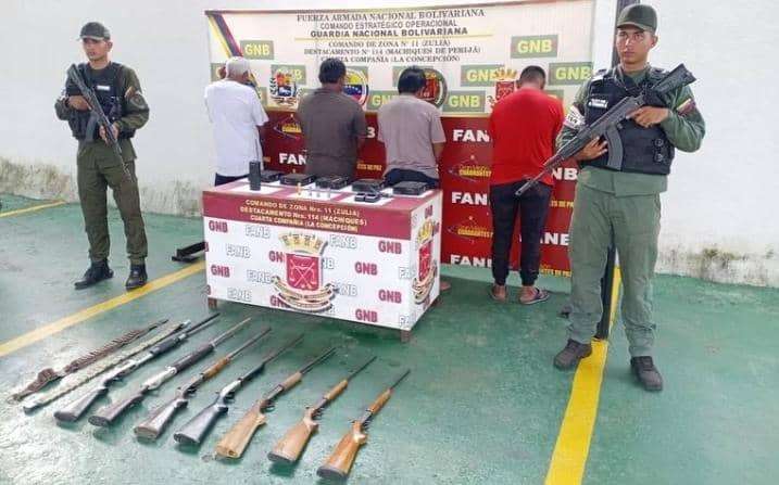 Fanb detuvo a cuatro sujetos por porte ilícito de arma de fuego