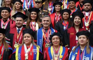 Fiscal Saab encabezó acto de graduación de 169 especialistas
