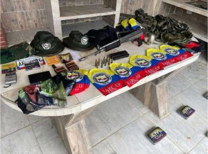 Hallan 36 panelas de coca en campamento de las Farc