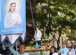 Iglesias celebraron ayer la fiesta de la santidad