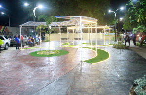 Inauguran plaza acondicionada para personas con discapacidad en Coro